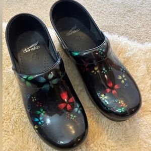 Dankso Women’s Patent Leather Floral Print Size 39 (8.5-9)